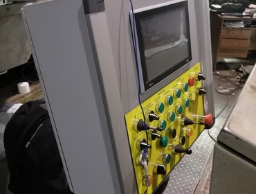 Work on the replacement of the control system for the ESAB rail welding machine 